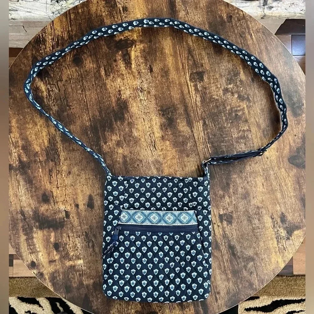 Vera Bradley | Nantucket Navy crossbody women’s quilted purse.